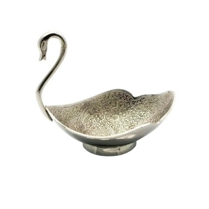 Frutero de latón hecho a mano de alta calidad con hermoso acabado de pulido grabado para uso en la cocina - Product Image 5