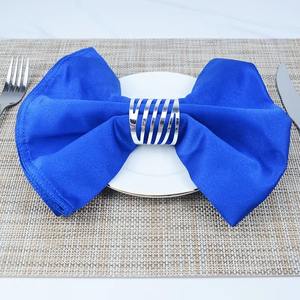 Anneaux de serviette en métal BRUSHSTROKE BLISS - Design classique, écologiques, durables, ajoutent une élégance intemporelle aux tables à manger pour les mariages - Product Image 5