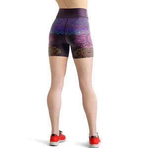 Pantalones cortos de diseño con estampado Tie Dye de sublimación Floral de peso pesado para mujer Scrunch Seamless Gym Fitness Yoga Sports para mujer - Product Image 4