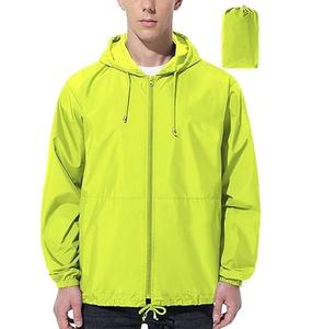 Veste coupe-vent imperméable à capuche en toile Softshell légère unisexe avec col montant pour la randonnée et les activités de plein air - Product Image 5