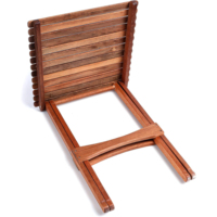 Table pliante compacte en teck avec un riche fini brun huilé offrant durabilité et style pour les petits espaces et un rangement facile