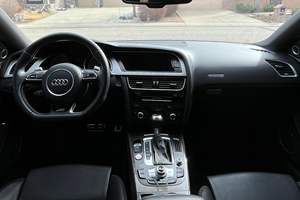 Audi S5 Coupé Premium Plus 2015 d'occasion, sans réserve, V6 suralimenté, transmission intégrale, pack optique noir, non modifiée - Product Image 4