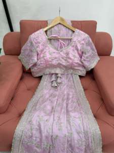 Sari de seda Paithani tradicional para mujer rico contraste tejido Pallu borde y hermoso Buttis para fiestas o festivales - Product Image 2