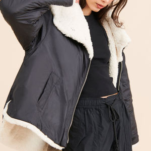 Veste bomber en sherpa à fermeture éclair de haute qualité pour femmes, collection d'hiver, prix bas, tissu respirant, confortable, veste réversible - Product Image 3