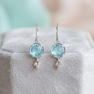 Pendientes de Topacio Azul Helado, Pequeñas Gotas de Agua, Listos para las Fiestas, Chapados en Oro, Plata de Ley 925, Piedra de Nacimiento de Diciembre, para Mujer, Diseño Frost - Product Image 5