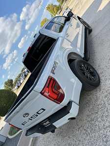 Ford F-150 Lariat Usada de 2024 - Product Image 2