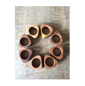 แหวนผ้าเช็ดปากทำจากไม้แบบโบราณโบราณดีไซน์เรียบง่าย - Product Image 1