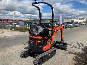 รถขุดขนาดเล็กพิเศษ Kubota U10-5 ปี 2022 พร้อมบุ้งกี๋และเครื่องยนต์ดีเซล Kubota 10.3 แรงม้า - Product Image 1