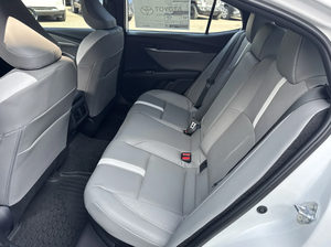 2.5L รถยนต์มือสองแบบขับด้านซ้ายซ้ายซ้ายรถมือสอง2025คันรถโตโยต้าแคมรี่เซอราเม็ตอัตโนมัติสีขาวได้รับการรับรอง - Product Image 5