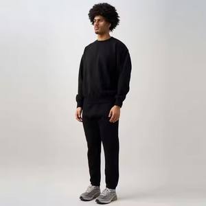 Sudadera de cuello redondo de lana pesada para hombre: elegante y cómoda, ideal para invierno, deportes y uso diario informal - Product Image 2