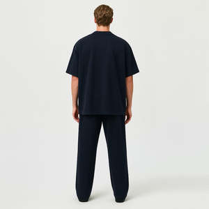 Survêtement minimaliste bleu marine pour hommes, vente en gros, avec design personnalisé, tenue deux pièces, streetwear, logo personnalisé OEM - Product Image 2