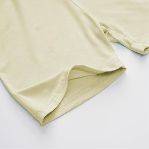 Conjunto de camiseta y pantalones cortos en negro y verde – Atuendo informal y llamativo para el verano, personalizable en tamaño y diseño - Product Image 4