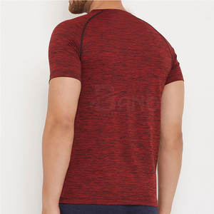 Camiseta al por mayor más barata, ropa deportiva juvenil personalizada, camiseta para hombre al mejor precio, fabricada en Pakistán - Product Image 3