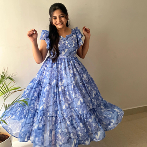 ชุดเดรสยาวสไตล์โบฮีเมียนสำหรับผู้หญิง, เดรสกระโปรงบานพริ้วไหวแขนพองพิมพ์ลายดอกไม้สำหรับฤดูร้อน - Product Image 1