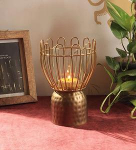 Bougeoir de luxe en métal doré avec verre pour décor sophistiqué Bougeoir géométrique noir pour un style de maison unique - Product Image 1