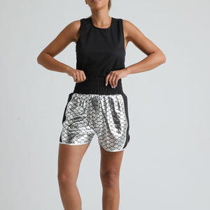 Pantalones cortos de boxeo personalizados para mujer con bordado OEM, marca personal, cintura elástica para gimnasio y competición - Product Image 3