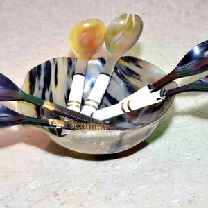 ถ้วยเสิร์ฟสลัดควายฮอร์นธรรมชาติหรูหราทรงอินทรีย์ใช้แล้วทิ้งสำหรับการจัดโต๊ะแบบหรูหราโดย aaliyan impex - Product Image 1