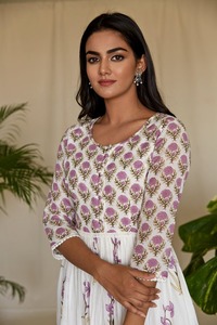 Lemon Flora Boho Tiered Maxi Casual Dress pour femmes col fermé robe en coton pour femmes du fabricant et exportateur indien - Product Image 5