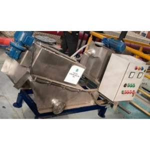 Máquina de prensa de tornillo de deshidratación de acero inoxidable 500L para plantas de fabricación de tratamiento de filtración de agua Motor de tanque limpio - Product Image 3