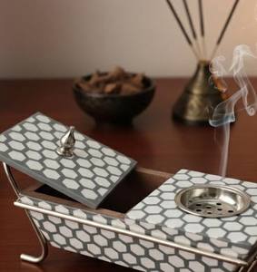 Premium Honeycomb Wooden <b>Bakhoor</b> <b>Burner</b> with Storage Compartment Luxury Arabic Incense Holder Tabletop Aromatherapy Gift Set - Product Image 3