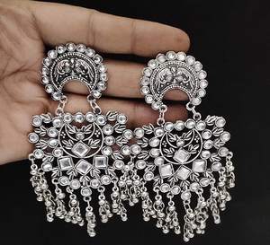Pendientes colgantes Chandbali de plata oxidada de alto grado más vendidos, joyería étnica de alta calidad, proveedor indio directo al por mayor - Product Image 5