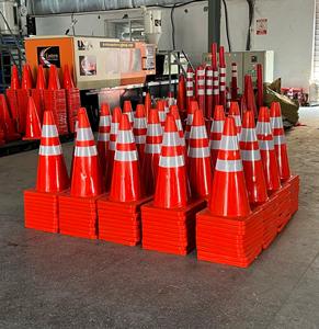 Cône routier de trafic en plastique PVC réfléchissant de sécurité de bâtiment de construction avec des barrières de trafic de PE pour des avertissements de chaussée - Product Image 5