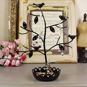 Support à bijoux Black Leaf and Bird Design Affichage inspiré de la nature pour colliers Bracelets Boucles d'oreilles - Product Image 1