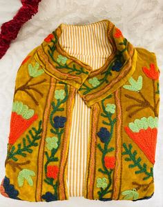 Chaqueta Kimono de Algodón Suzani Bordada a Mano India, Abrigo de Invierno con Estilo Bohemio Floral, Chaqueta Corta con Bordado a Mano - Product Image 3