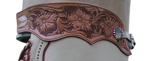 Chaps en cuir western de qualité supérieure, faits à la main, avec un design floral et des embellissements métalliques élégants, confortables pour l'équitation - Product Image 4