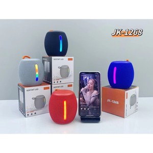 Mini enceinte portable 5W avec LED RGB sans fil, radio FM, USB et lecteur de carte TF pour utilisation en extérieur lors de fêtes - Product Image 2