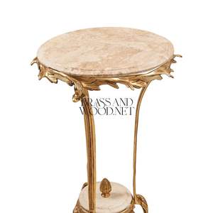 Mesa Auxiliar Redonda Alta de Lujo con Tapa de Mármol Beige y Base de Trípode de Latón Dorado Antiguo para Decoración Clásica de Sala de Estar - Product Image 4