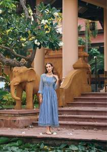 La última colección confeccionada de Kurtis de algodón puro de nuevo diseñador con bordado pesado y trabajo manual - Product Image 2