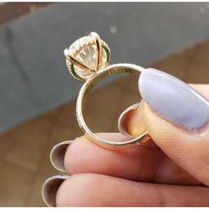 Anillo de Compromiso Ovalado de 9.40 Quilates con Diamantes Cultivados en Laboratorio, Color EF, Claridad VS, con Halo Oculto y Corte de Cuchilla, para Bodas - Product Image 3