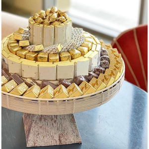 Conception de feuille en métal de haute qualité avec présentoir à Dessert en bois d'acacia pour les cadeaux de fête ou le décor d'événements - Product Image 4