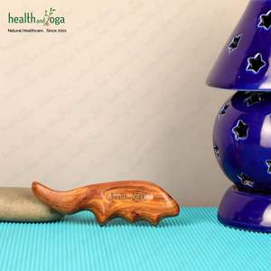 HealthAndYoga NatureSooth Masseur économiseur de pouce en bois Outil de massage manuel de qualité supérieure avec logo personnalisé directement de l'usine indienne - Product Image 1