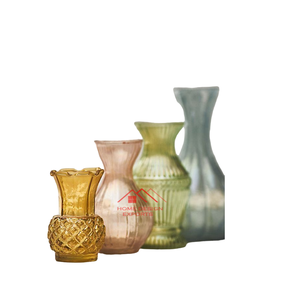 Dernier modèle Vente de gros Vase en verre de couleur jaune Vente en gros Vase de table bouteille en verre lotus plat Lampe à beurre de ménage Coupe ananas - Product Image 1