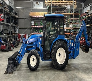 Tractor Compacto Utilitario LS Tractor MT226E, 26HP, Diésel, 4WD, Tractor Pequeño para Granja con Opción de Cargador Frontal para Agricultura - Product Image 1