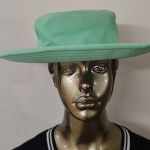 Super Deluxe Gorras de tela de alta calidad Colores personalizables Estilo Tamaño Temporada de verano Diseñador Logo Fabricado en Mumbai India - Product Image 2