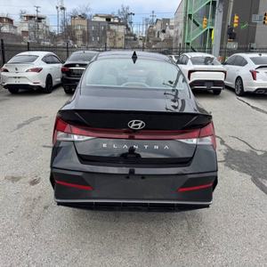 Hyundai Elantra SEL Sport 2025 d'occasion en excellent état - Product Image 3