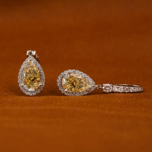 Pendientes de tuerca de lujo con diamantes cultivados en laboratorio de corte de pera amarilla, oro blanco sólido de 14KT, regalo de joyería personalizado con estilo a la moda para mujer - Product Image 1