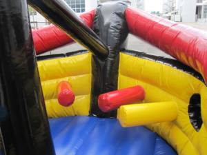 Château gonflable pirate avec toboggan pour location commerciale lors de fêtes - Product Image 2