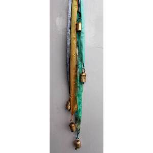 Clochettes suspendues bohèmes en soie de sari recyclée, faites à la main, 82 cm, avec design bohème, pour décoration intérieure/extérieure, patio, avec corde - Product Image 2