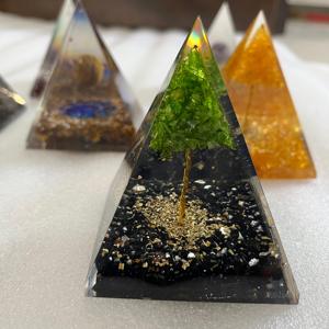 Pierres de quartz naturelles en vrac personnalisées Pyramides d'orgone mixtes Feng Shui Énergie d'amour Protection contre les CEM Orgonite Pyramide Arbre Sphère Boule - Product Image 5