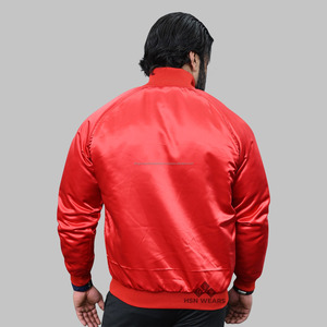 Chaqueta universitaria de satén personalizada para hombre, cuello levantado con letras bordadas, chaqueta deportiva de invierno recubierta de precio de fábrica, tiras de colores - Product Image 2