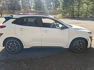 Hyundai Cona N 2022 con Techo Corredizo, Faros Delanteros, Cámara Trasera de 360°, Asientos Eléctricos - Product Image 3