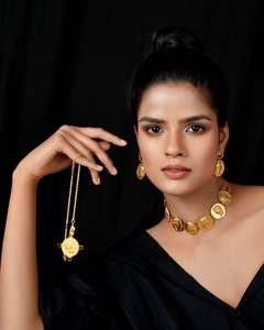 Chaîne de pendentif de pièce de monnaie en laiton d'or fabriqué à la main collier en laiton de mode brillant de style vintage de concepteur attrayant fabriqué en inde - Product Image 1