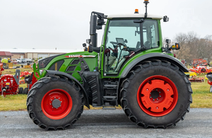 รถแทรคเตอร์ขนาดเล็ก2023 fendtt 516 Vario ใช้เครื่องยนต์ดีเซล4x4ไดร์ฟที่มีกำลังแรงม้าจาก20ถึง140 - Product Image 5