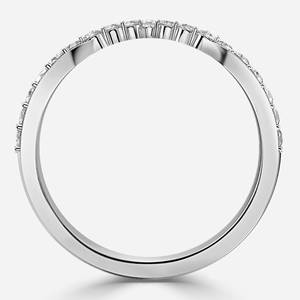 Alianza de boda de diamante cultivado en laboratorio con diseño curvo de corte de pera - Product Image 3