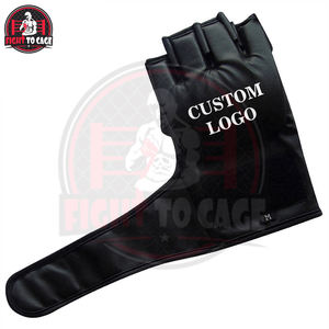 Guantes de Boxeo Deportivos de Microfibra de Cuero de la Más Alta Calidad en Color Negro Sólido con Cierre de Gancho y Bucle y Embalaje Personalizado - Product Image 2