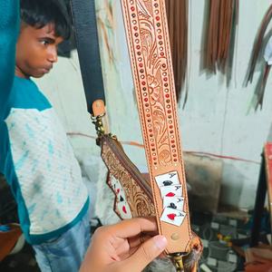 Sac bandoulière en cuir de vache véritable bohème fait main avec des cartes d'as, automne, personnalisé, en stock, pompon, Inde, vente en gros - Product Image 4